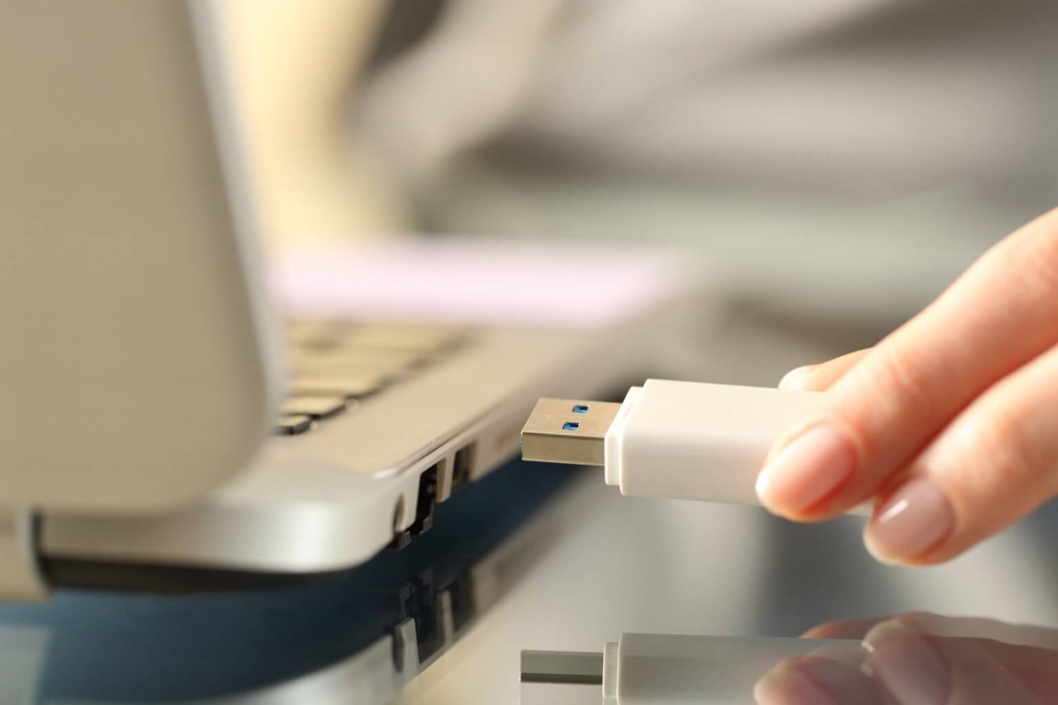 Fix: Computer Shuts Down when USB Device is Plugged In