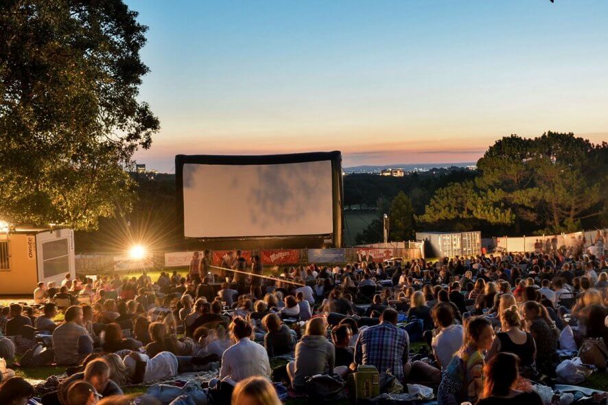 4K projectors for outdoor screening