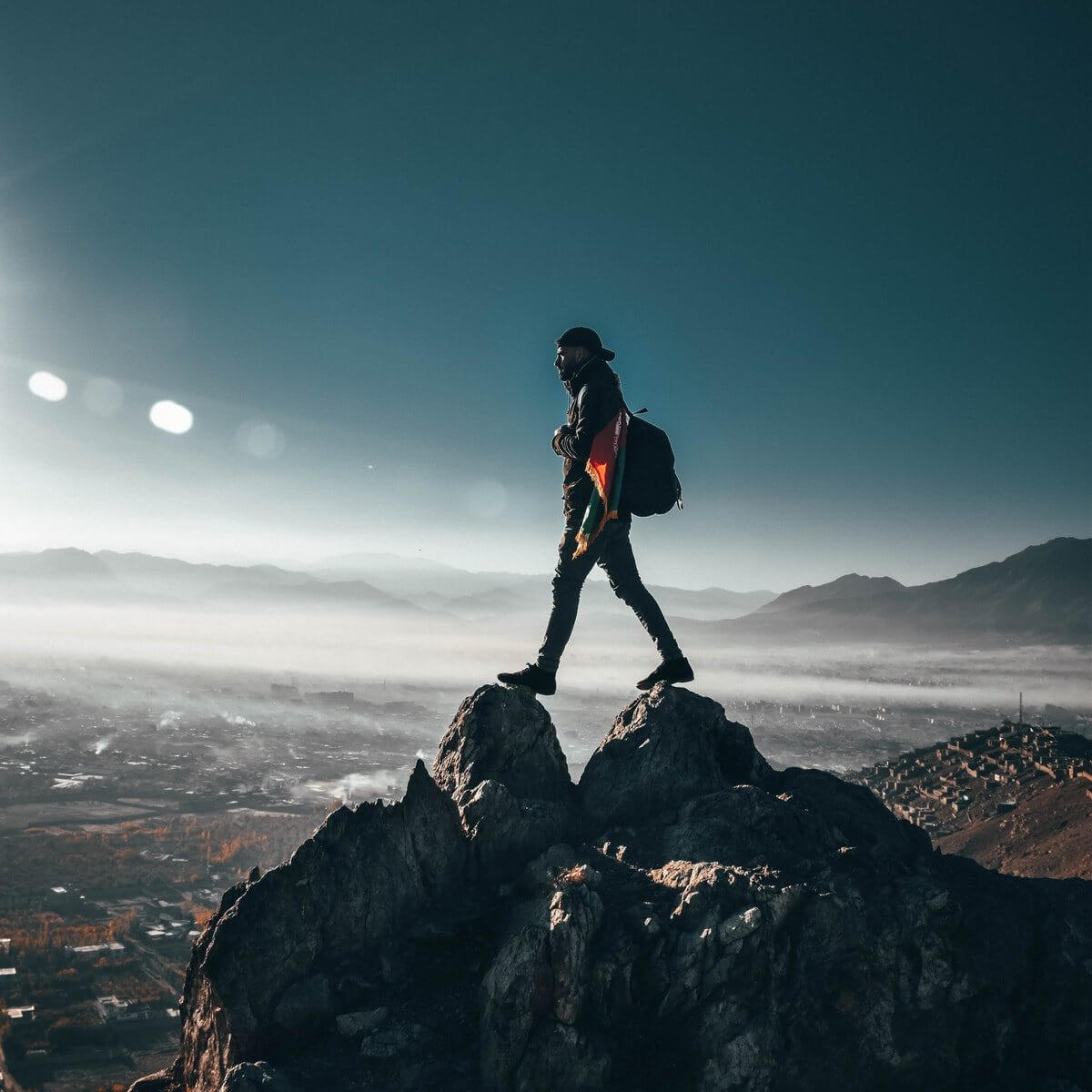 5 Best Handheld GPS For Hiking And Cycling [2026 Guide]