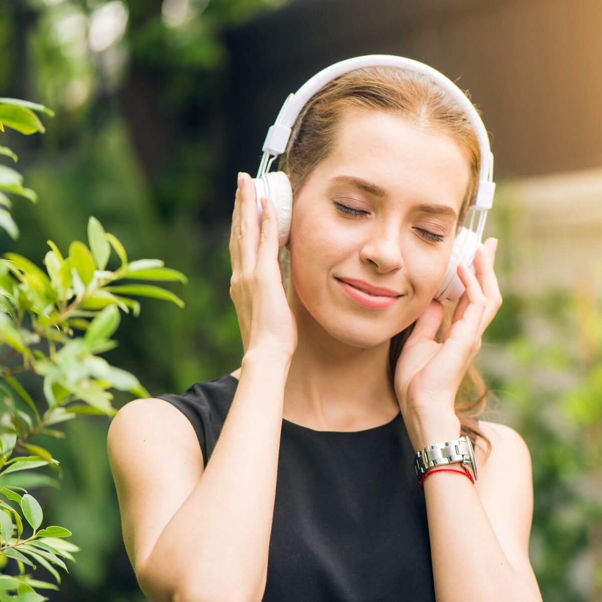 5 Best Headsets for Hard of Hearing [Buying Guide]