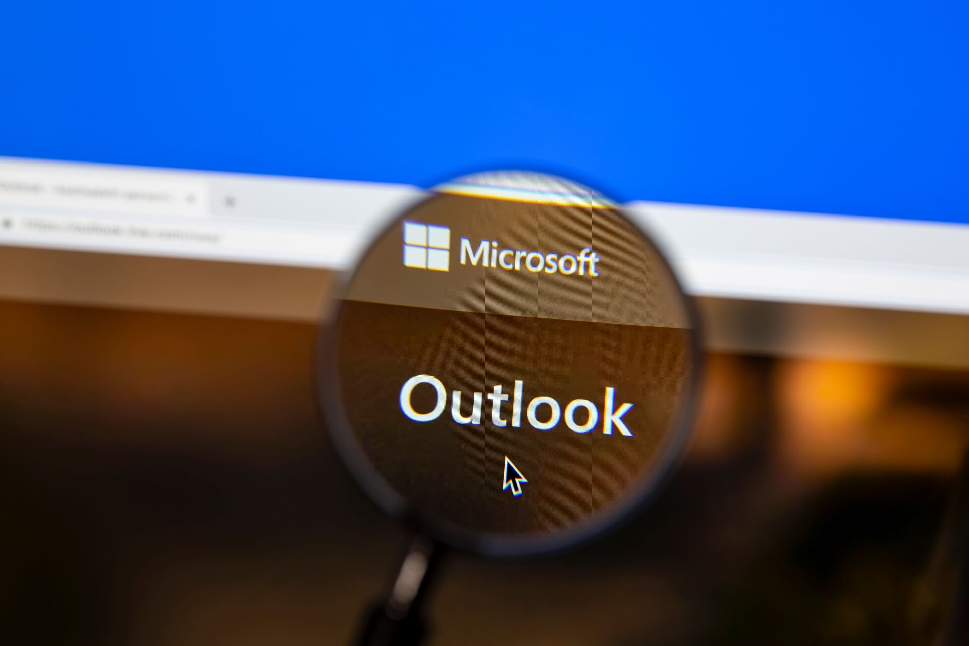 Outlook will reopen emails after restart