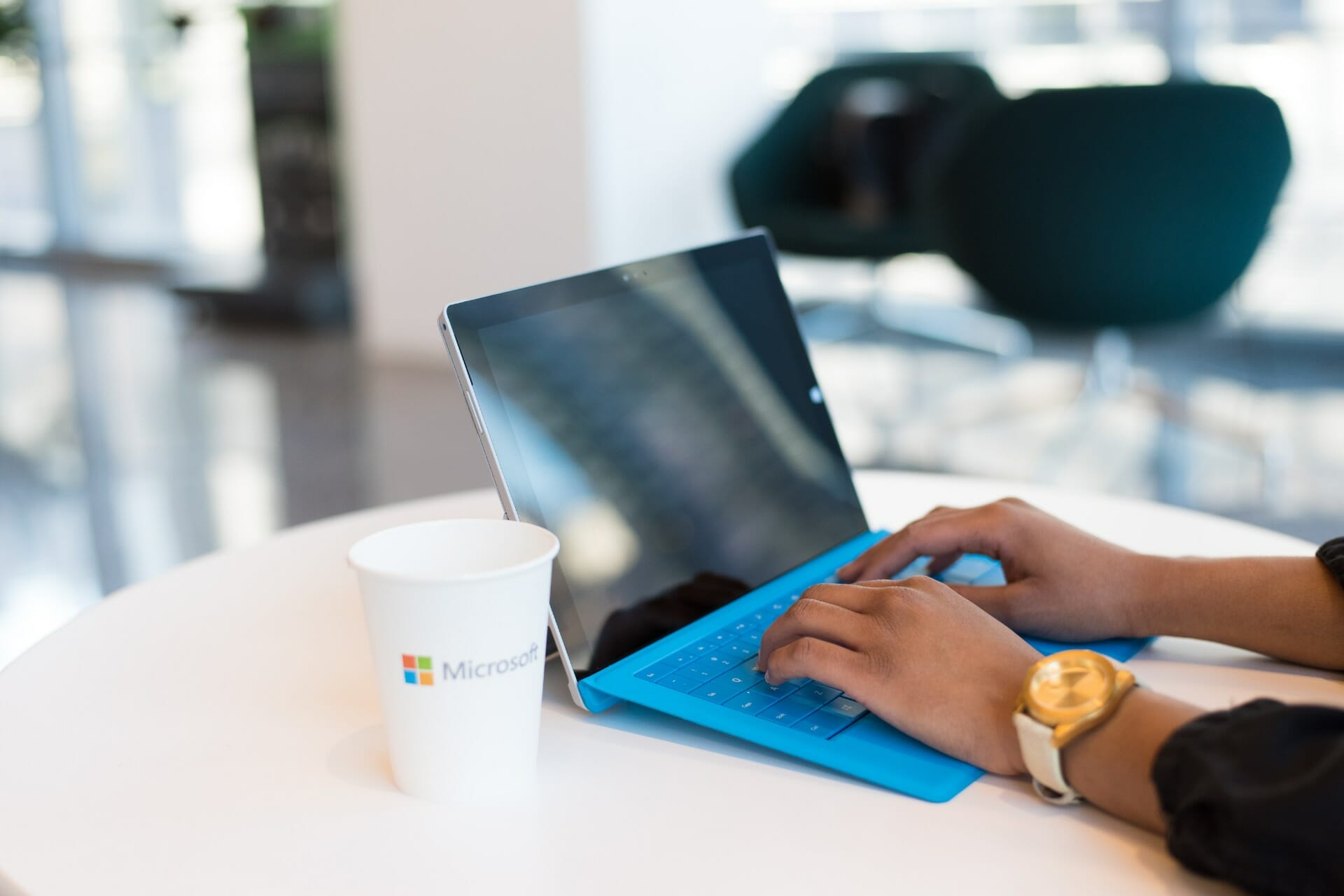 When will Microsoft launch Windows 10 version 21H1?