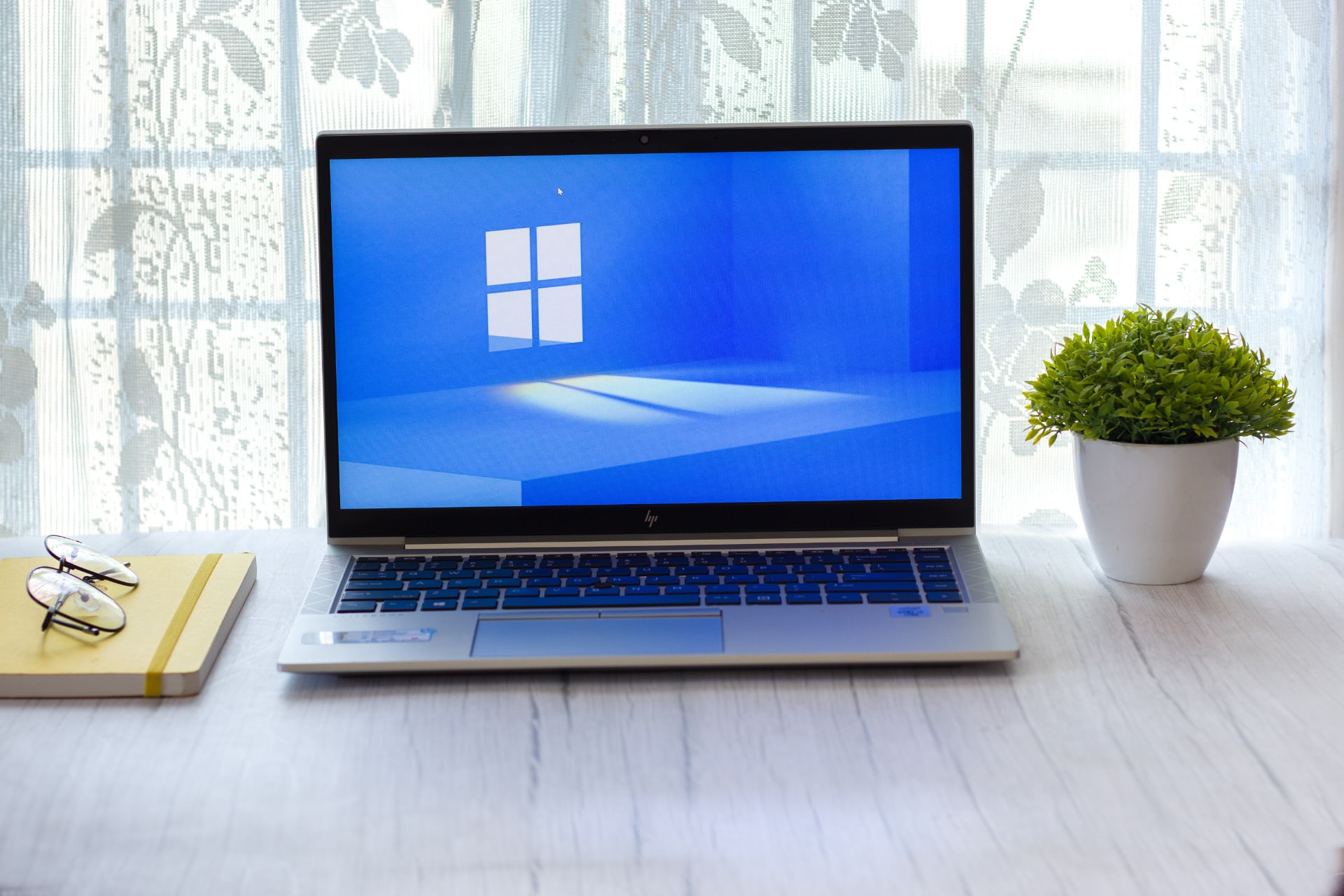 The first Windows 11 Insider build might be slow on older devices