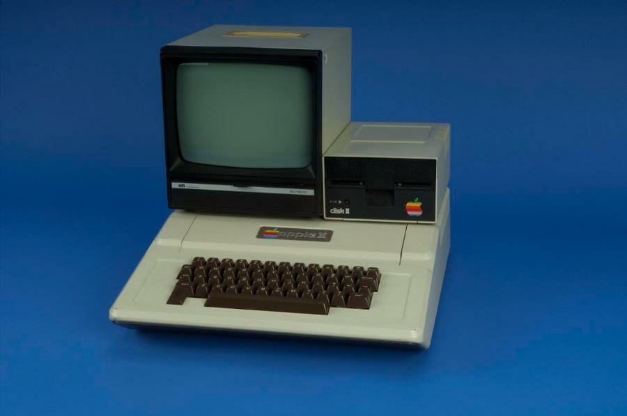 How Many Computers Are In The World? [Up-to-Date Stats]