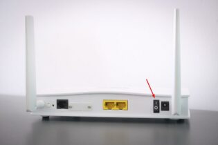 Wi-Fi Mesh vs Multiple Access Points: Which is the best?