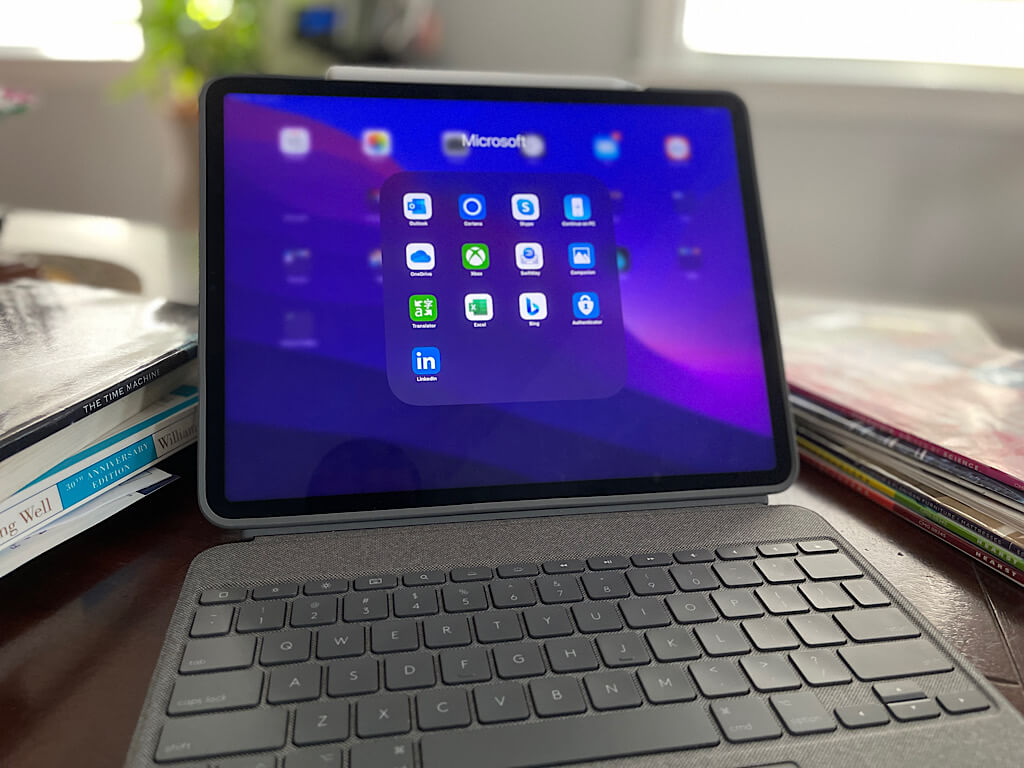 Three ways that Microsoft apps and services made moving from Windows 10 to an iPad Pro easy
