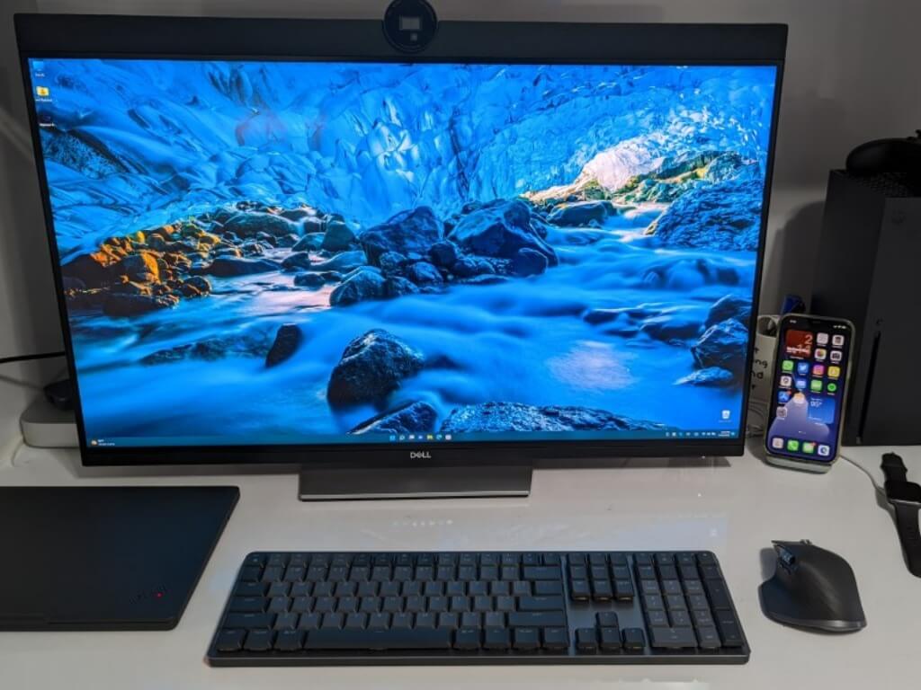 Dell Ultrasharp 32 4K Video Conferencing Monitor Review: The best monitor for your Teams, Zoom, or Skype Calls