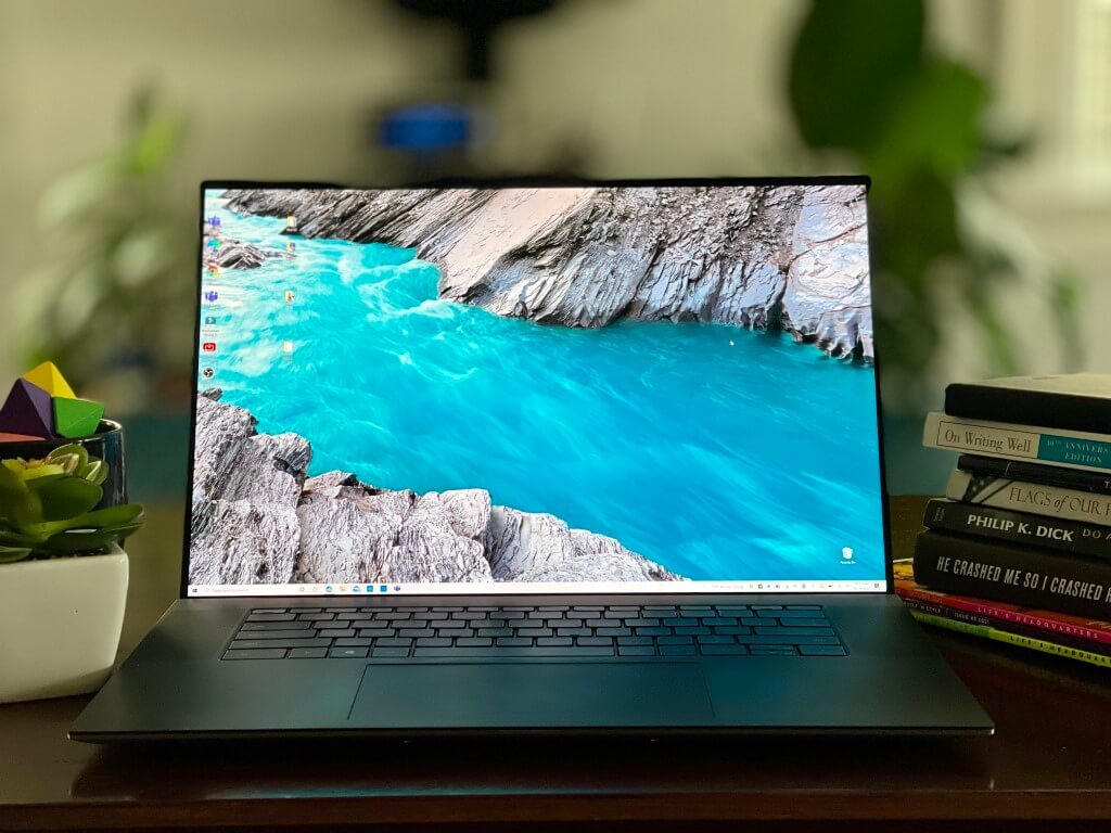 Windows 10 version 21H2 to start rolling out next month, final build available now