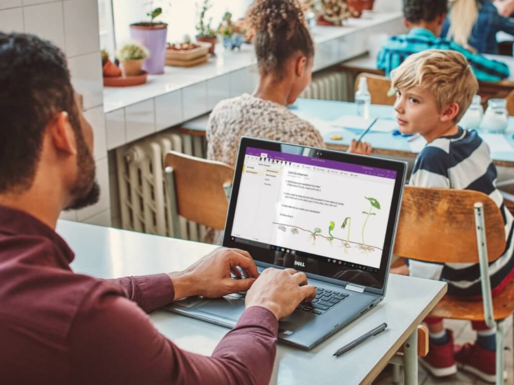 OneNote for Windows and web get new dictate feature