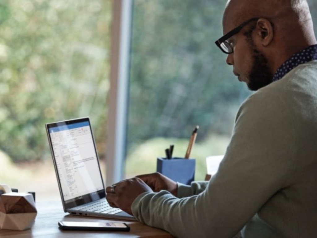 Microsoft changes Mail and Calendar apps in Windows retire date, again