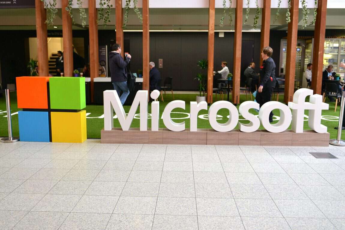 Microsoft news recap overtakes Apple as most valuable company, Two Hat