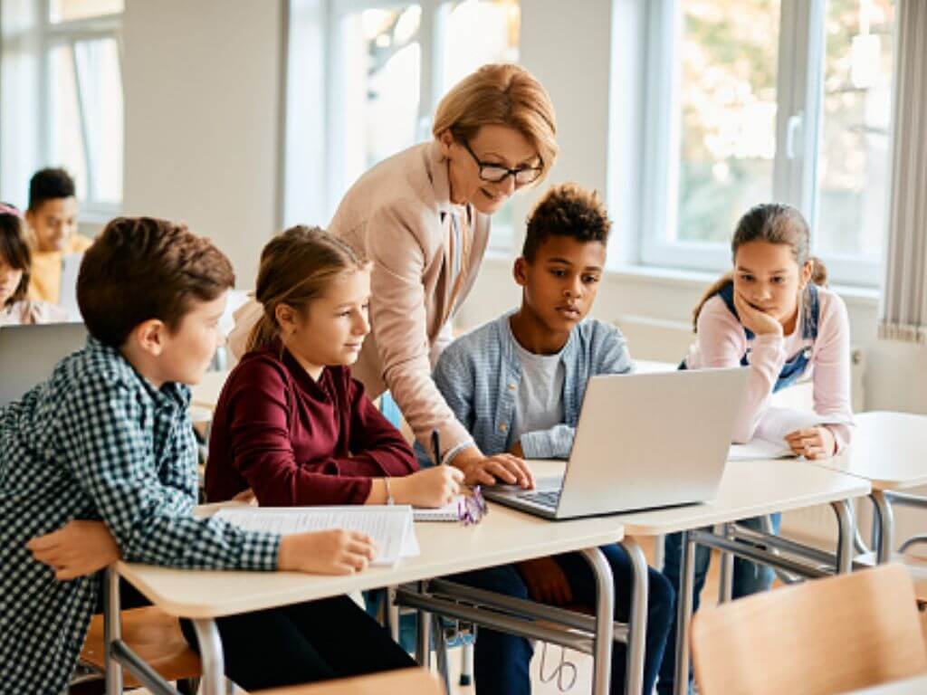 Windows Blog promotes back-to-school Windows 11 laptops