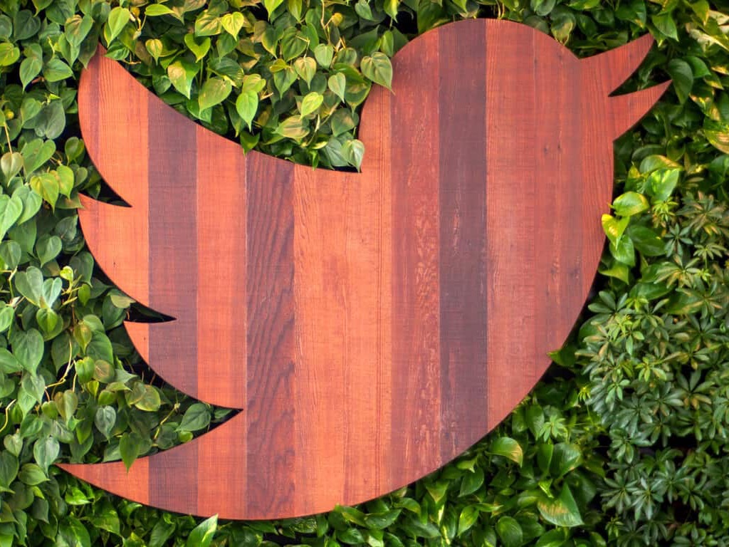 Twitter update brings search, threads, and promoted tweet changes to Windows 10 and web
