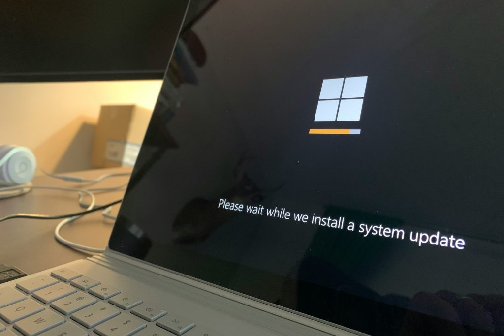 Microsoft Confirms August Patch Tuesday Updates Trigger Reset ...
