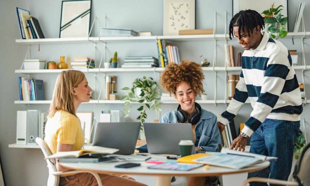 Free Microsoft 365 Premium Student Offer Now Bundles LinkedIn Premium ...