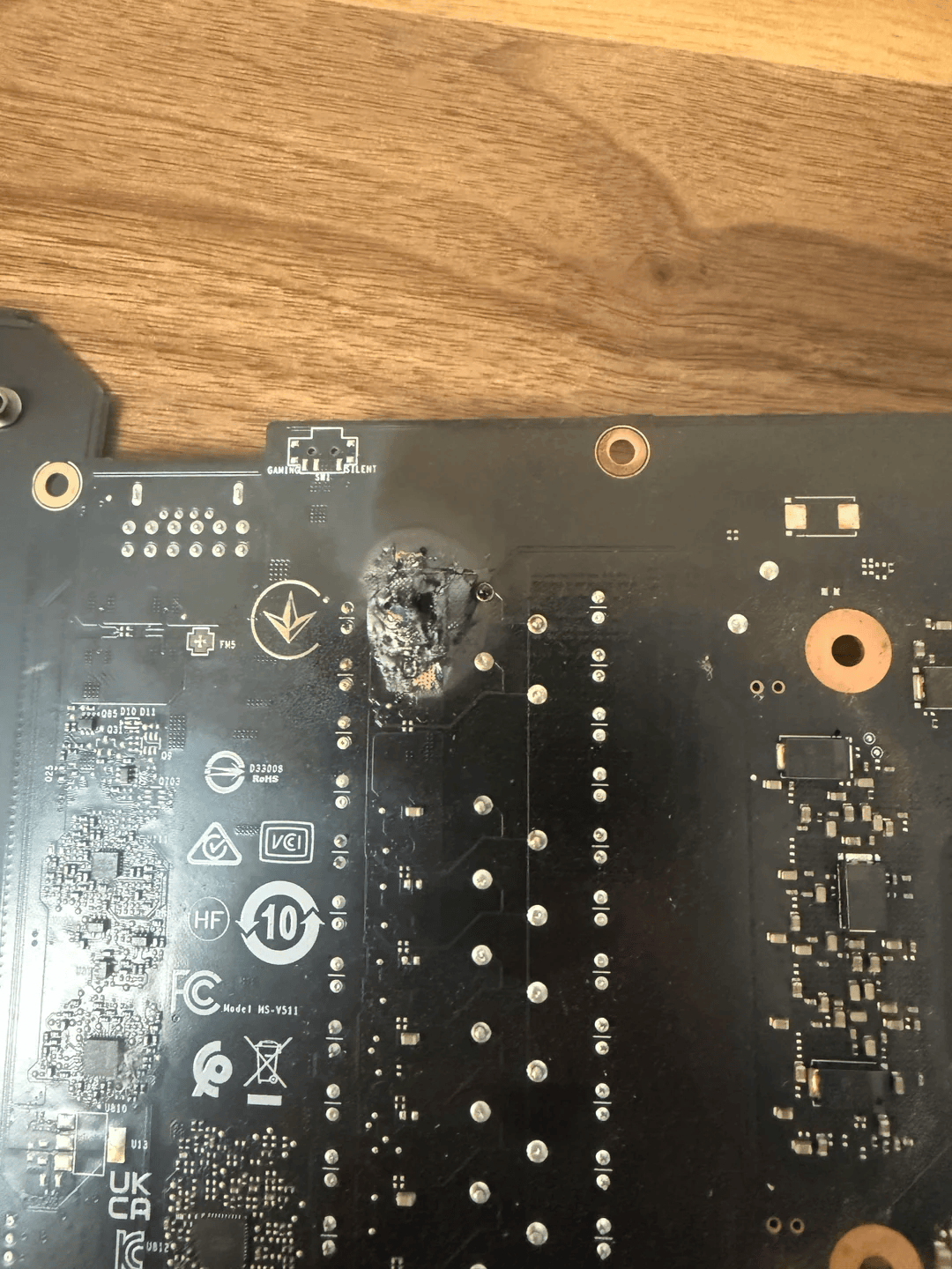 RTX 4080 Super Literally Burns Through PCB (3)