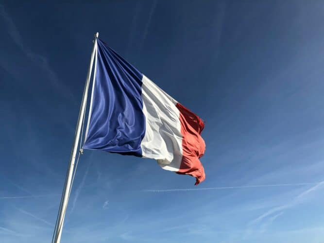 france adopt linux