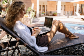 host windows desktop apps remotely
